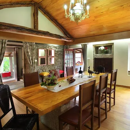 Sleeps 7 *