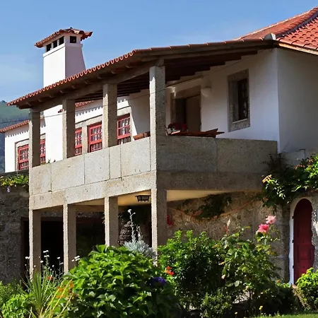 Villa Sleeps 7 Gondufe